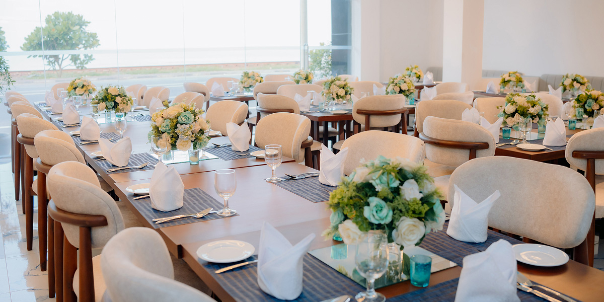 MARINE BAY RESTAURANT "The Coast" Image 4