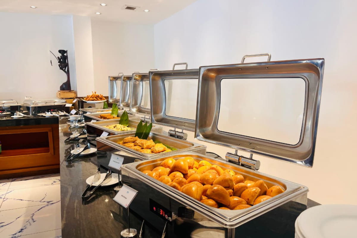 HIGH TEA AT MARINE BAY